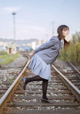 老师办公室狂肉校花h寝室视频_4K完整视频观看